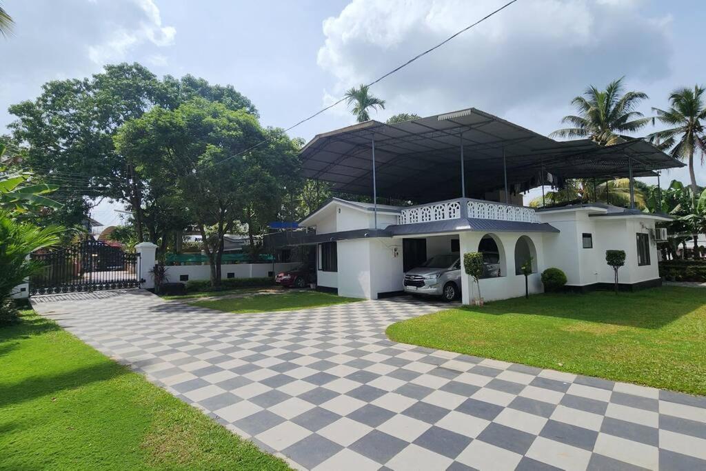 Garden Park Villa サーウーバラ エクステリア 写真